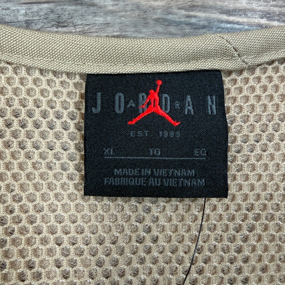 Nike Jordan Brand Mens Utility Vest Tan Khaki Mesh Back HF9327-257 XL NWT - Picture 4 of 9